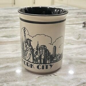 Vintage 1990s New York City Skyline Twin Towers Souvenir Tan Black Coffee Mug
